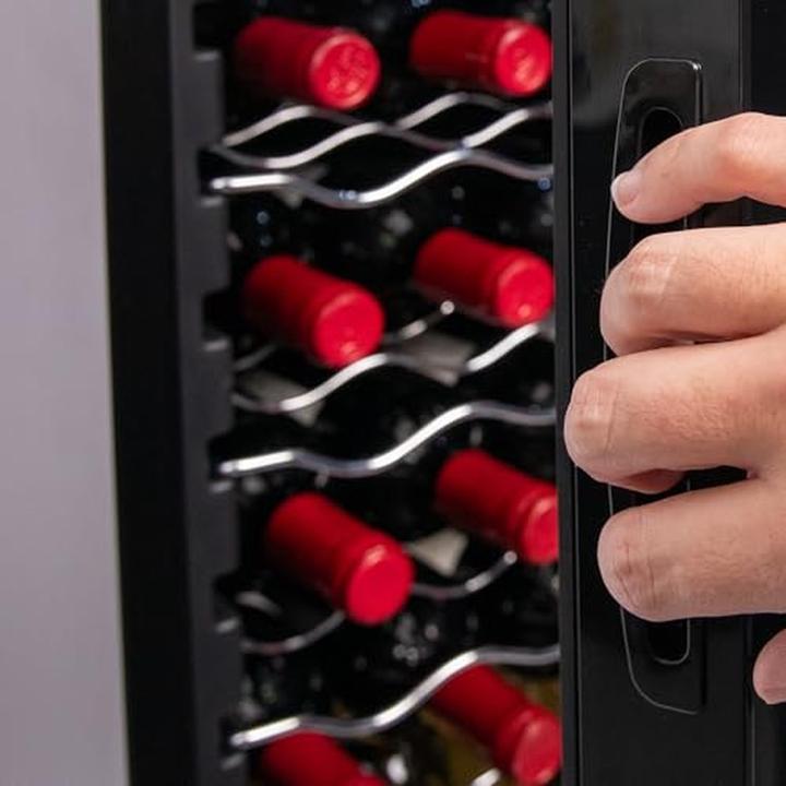 Actual product image Cecotec VINOTECA BOLERO 34030 NEGRA 34 BOTELLAS REGULABLE