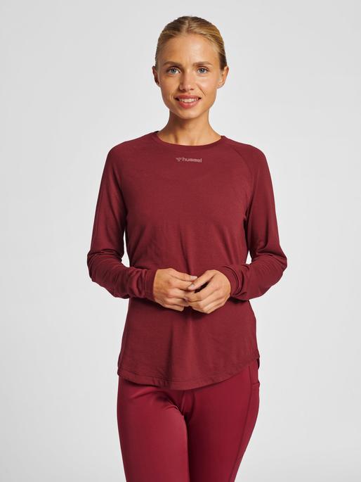 Actual product image hummel Mt Vanja T-Shirt L/S (S)