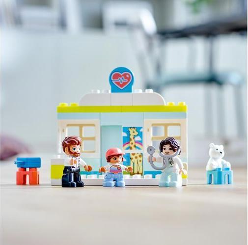 Actual product image LEGO Doctor's visit (10968)