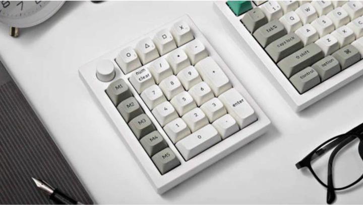 Actual product image Keychron Q0 Max (Numeric keypad, Cable, Wireless)