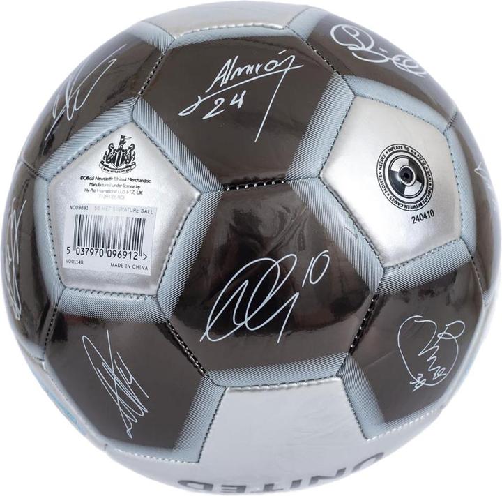 Produktbild Newcastle United FC Metallic Fussball mit Unterschriften (5)