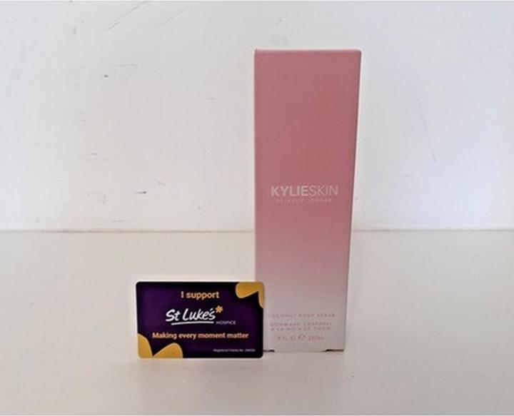 Actual product image Kylie Jenner Coconut Scrub (237 ml)