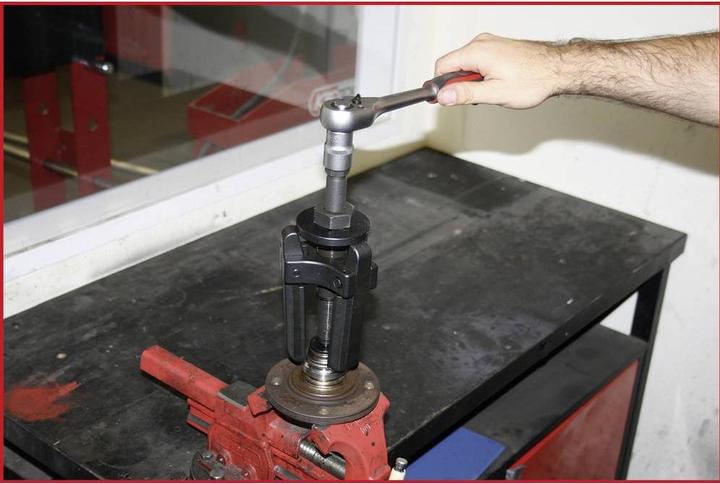 Actual product image KS Tools Bearing ring puller 3-arm with clamping cone, 6 pcs