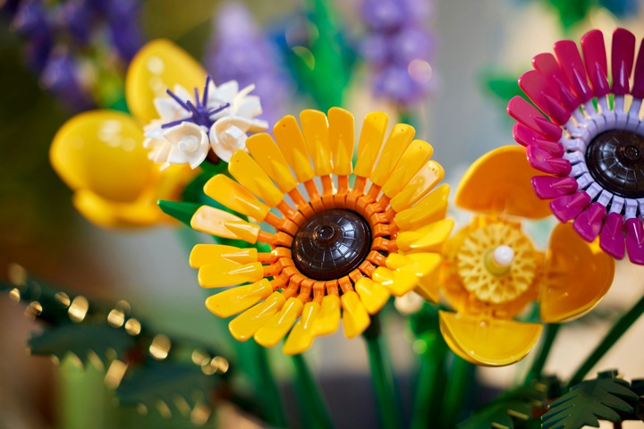 Actual product image LEGO Wildflower Bouquet (10313, LEGO Icons, LEGO Botanical)