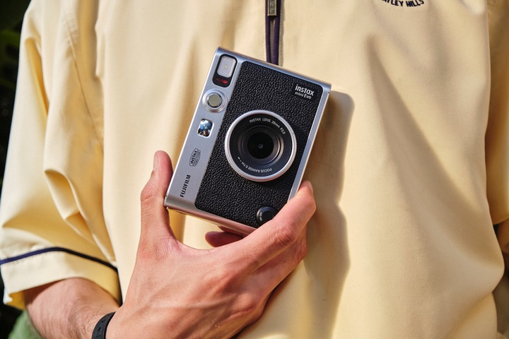 Actual product image Fujifilm Instax Mini Evo (type c)