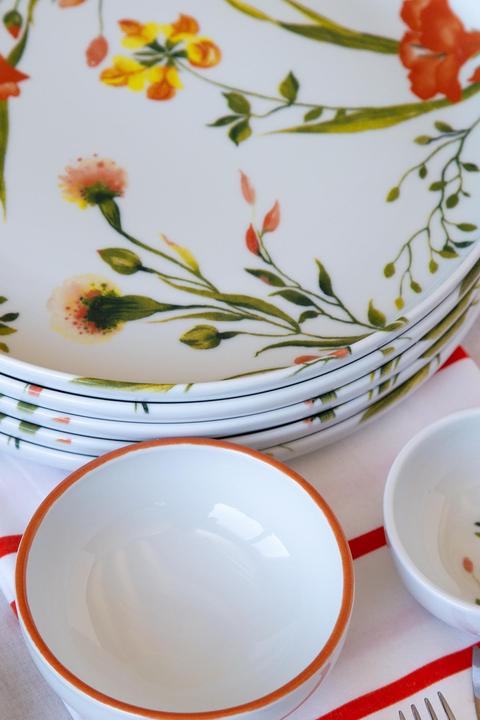 Nirvana Donovan (24 x 24 x 24 cm)