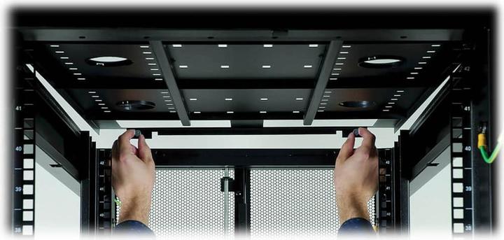 Immagine prodotto Eaton SmartRack Premium 42U Armadio rack per server sicuro a profondità standard (42 HE, Rack da 19 pollici)