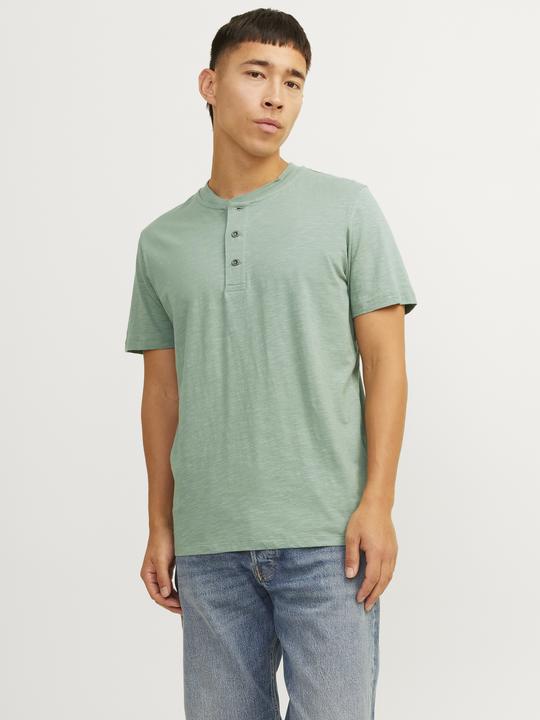 Immagine prodotto Jack & Jones T-shirt monocolore con colletto da nonno (M)