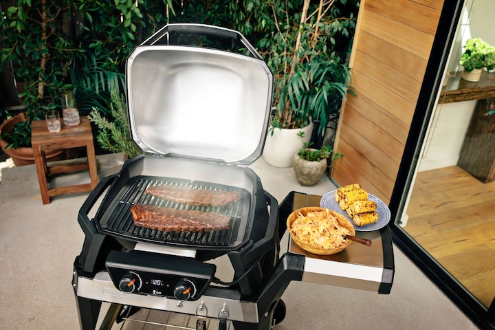 Actual product image Weber Pulse 2000 with stand (2.20 kW)