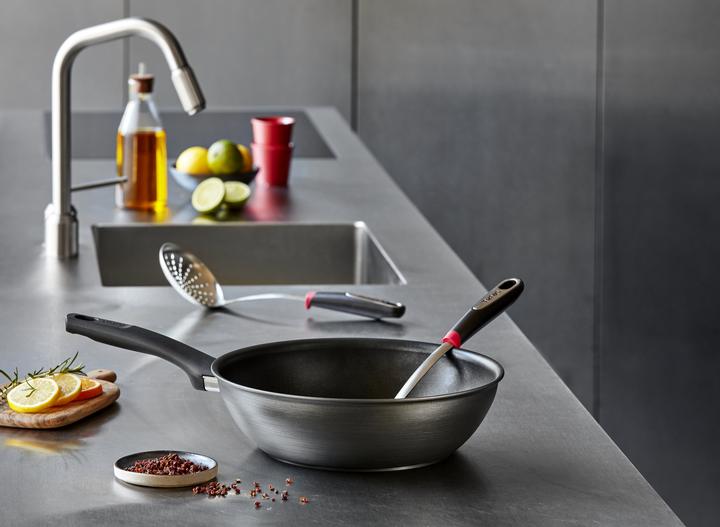 Produktbild Tefal Titanium Fusion (28 cm, Wok Pfanne)