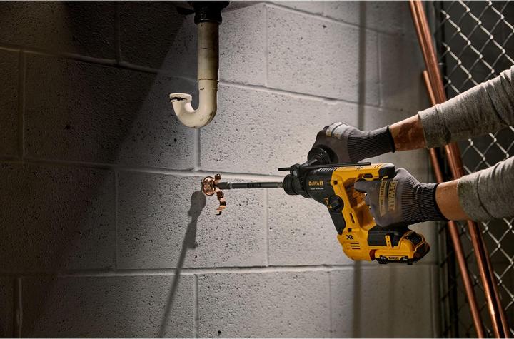 Actual product image DeWalt DCH072NT-XJ (Rechargeable battery operated)