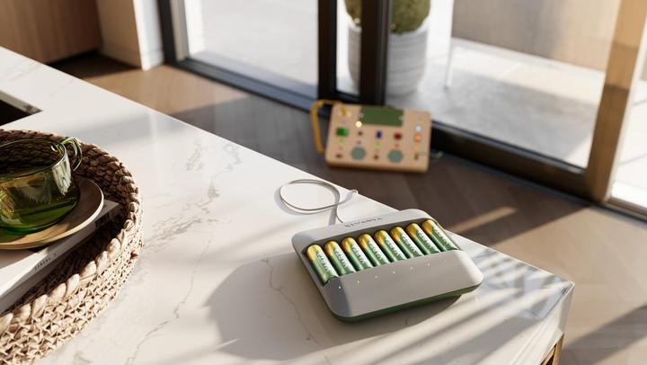 Actual product image Varta Eco Charger Multi (1 pcs., HR6, AA, AAA, 1600 mAh, Battery + charger)