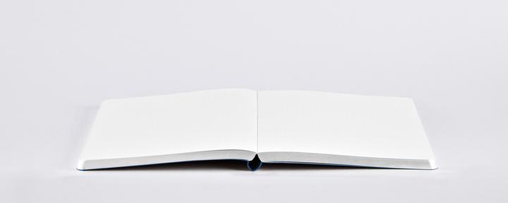 Image du produit Nuuna Dream Boat M, Supersonic Blue (13.5 x 20.3 cm, Couverture rigide)