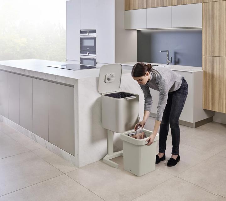 Image du produit Joseph Joseph Système de tri des déchets TETEP POP fumé (60 l)