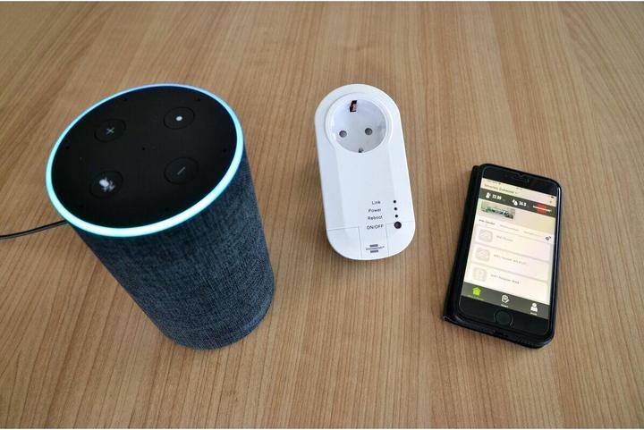 Produktbild Brennenstuhl Wi-Fi Steckdose