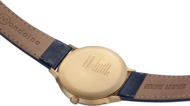 Produktbild Mondaine Helvetica No1 Bleu Marine Light (Analoguhr, Swiss Made, 38 mm)