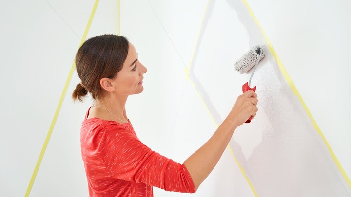Produktbild tesa Malerkrepp PROFESSIONAL, Malerband für besonders präzises Abkleben (25 mm)
