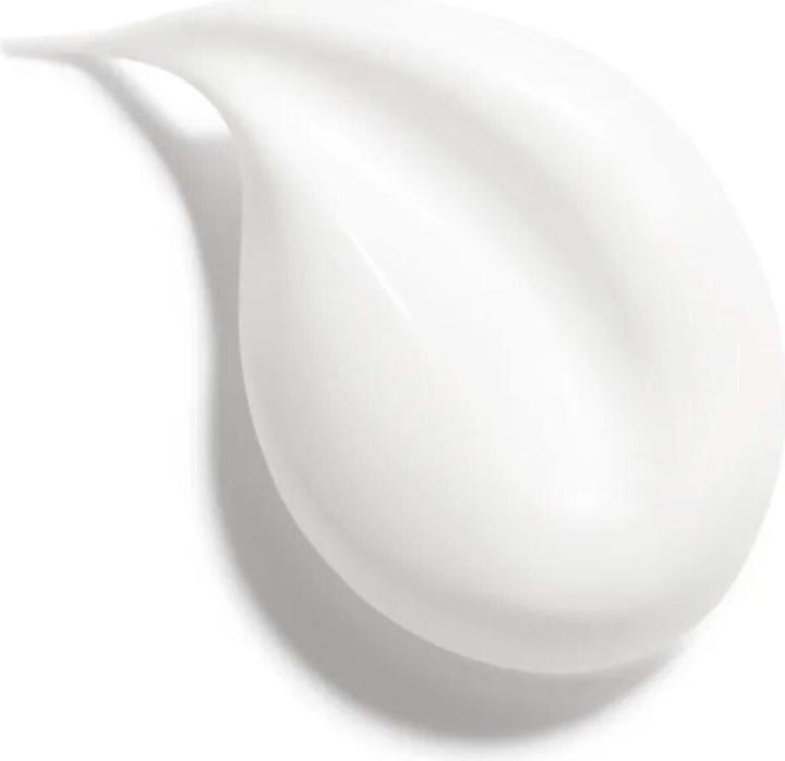 Actual product image Chanel UV Essent Protecting Glob Sun Protection Factor 50 (SPF 50, 30 ml)