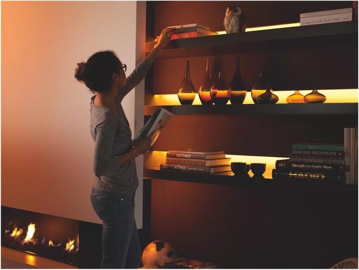 Actual product image Philips Hue Lightstrips BT Extension (RGBW, 100 cm, Indoor)