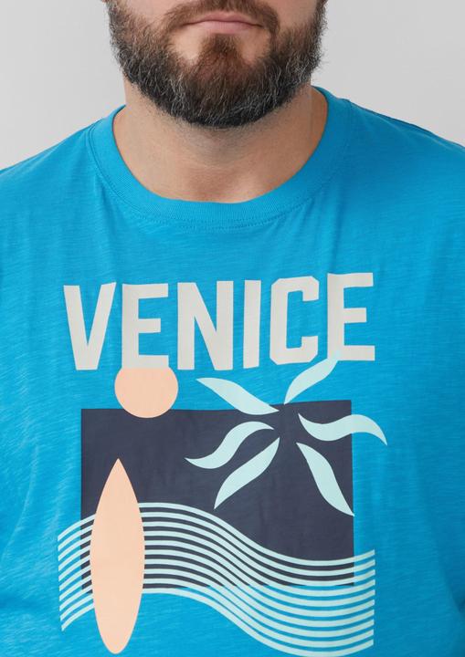 Produktbild S.Oliver T-Shirt Baumwoll-T-Shirt mit Frontprint und Flammgarnstruktur (XXL)