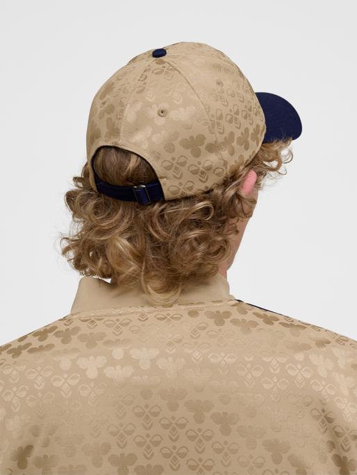 Actual product image hummel hmlBASEBALL CAP BEE AOP (One size)