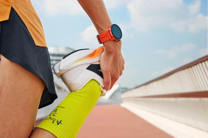 Image du produit Suunto Run Sports Watch, 46 mm, Coral Orange silicone band (46 mm)