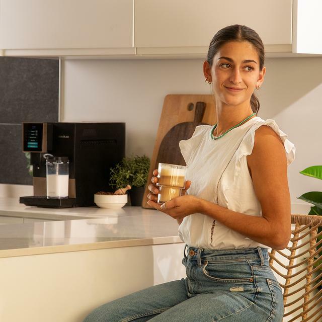 Actual product image Cecotec Cafetera Super Automatica Cremmaet Compactccino Black Rose