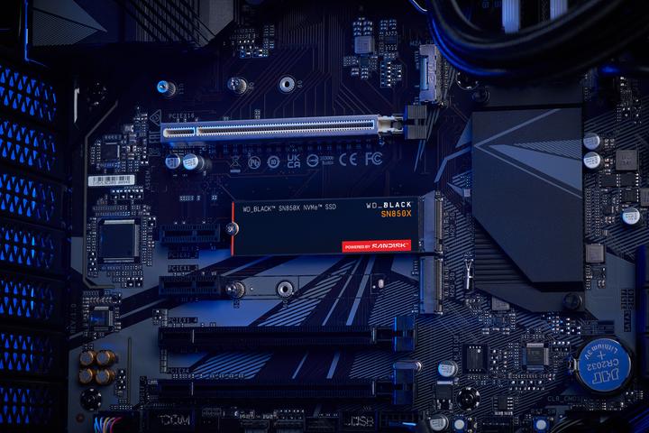 Actual product image WD Black SN850X powered by SANDISK (8000 GB, M.2 2280)