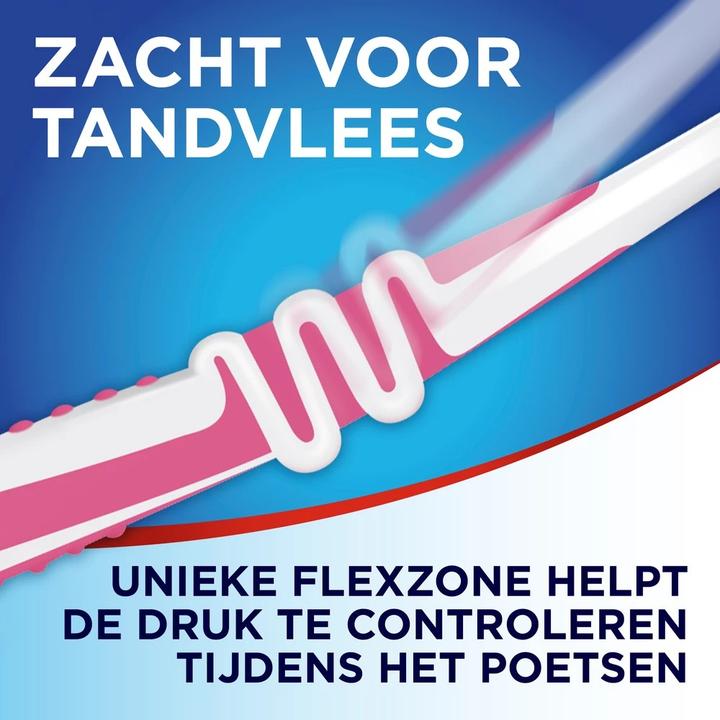 Actual product image Aquafresh Toothbrush - Clean & Flex - Medium - 3 Pcs (3x)