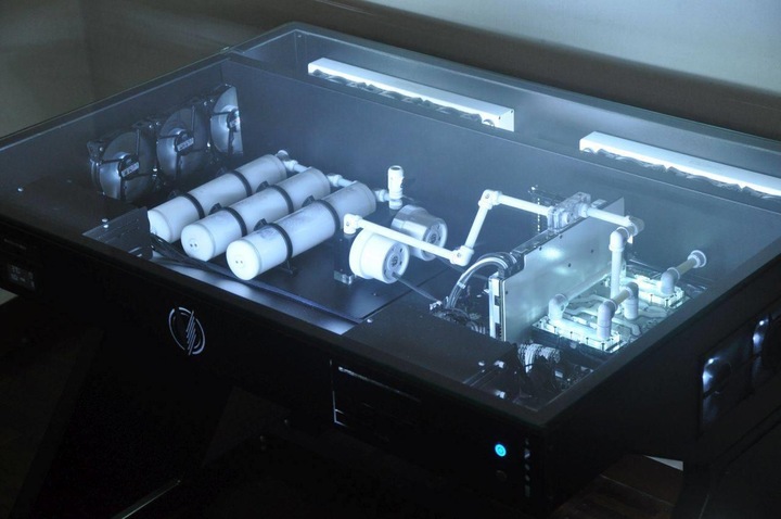 Actual product image Vector VD01 (ATX, mATX, Mini-ITX, E-ATX)