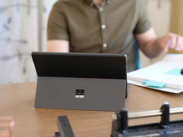 Actual product image Microsoft Surface Pro 8 (13", 256 GB, 16 GB, Without keyboard layout, Core i7-1185G7)