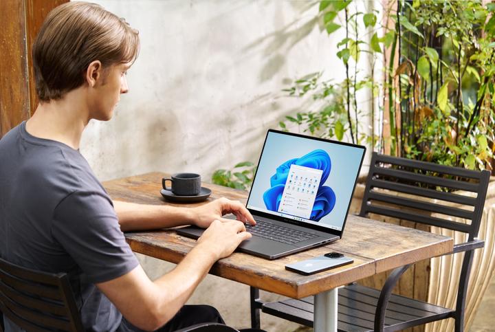 Produktbild ASUS ROG Zephyrus G16 RTX 4060 (16", 1000 GB, 16 GB, DE, AMD Ryzen AI 9 HX 370)