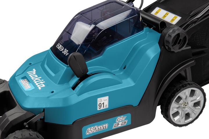Actual product image Makita DLM382CM2 (Rechargeable battery operated)