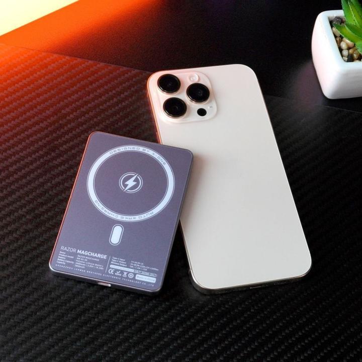 Actual product image Whitenergy Power bank X-One X-ONE Razor Magcharge Ultraslim (7,6mm) power bank compatible with MagSafe 5000mAh (5000 mAh)