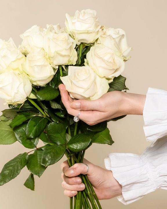 Image du produit feey Roses blanches (Fleurs coupées, 15x)