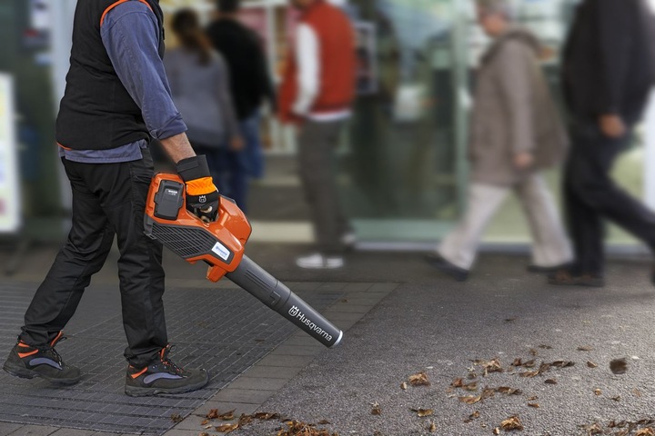 Actual product image Husqvarna 325iB (Rechargeable battery operated, Leaf blower)
