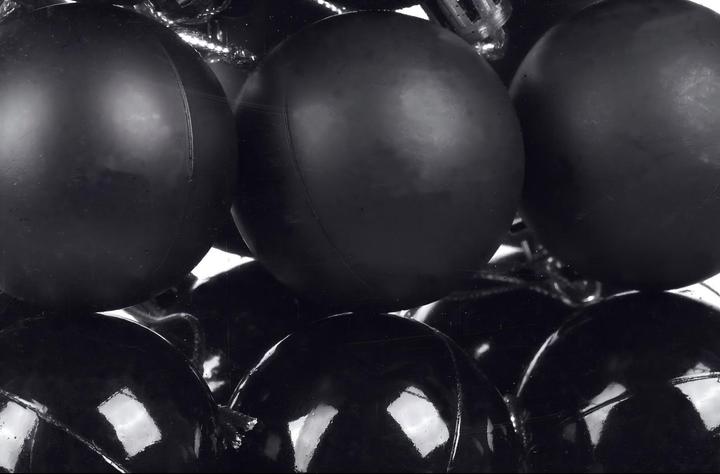 Produktbild Relaxdays - Weihnachtskugeln 100er Set, Schwarz/ Silber, 7 x 6 cm (100 x)