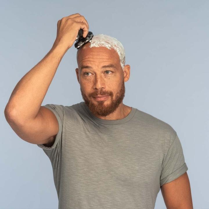 Actual product image Remington Ultimate Series Headshaver