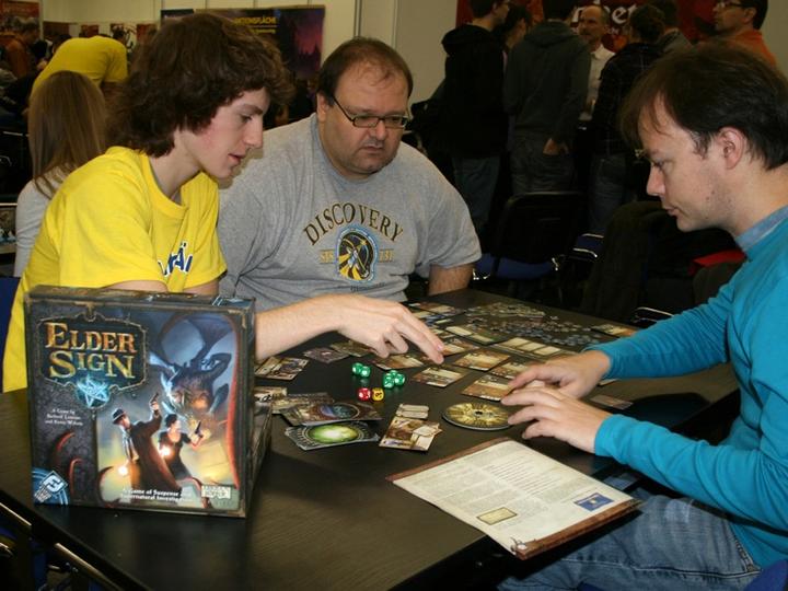 Actual product image Enigma Fantasy Flight Games The Elder Sign (English)