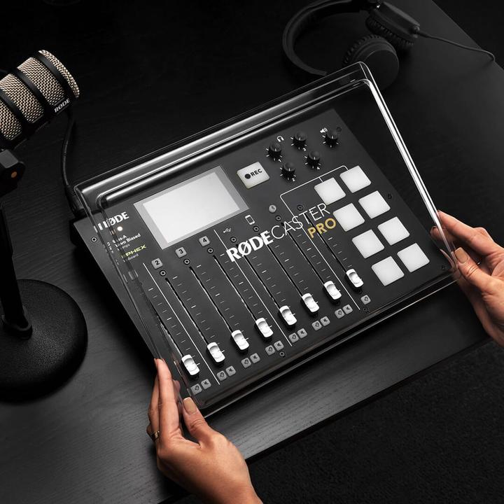 Actual product image RØDE RODECover Pro