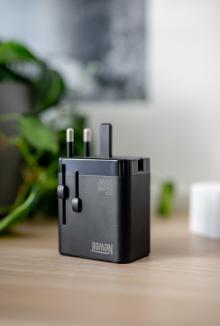 Actual product image Newell GaN Reiseadapter 65 W Netzwerkladegerät