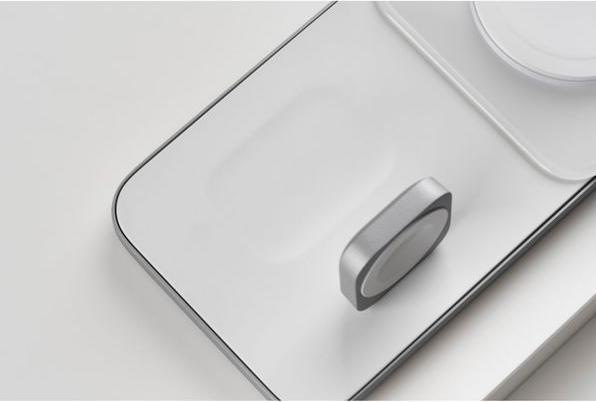 Actual product image Nomad Base One Max 3:1 with MagSafe Silver (15 W)
