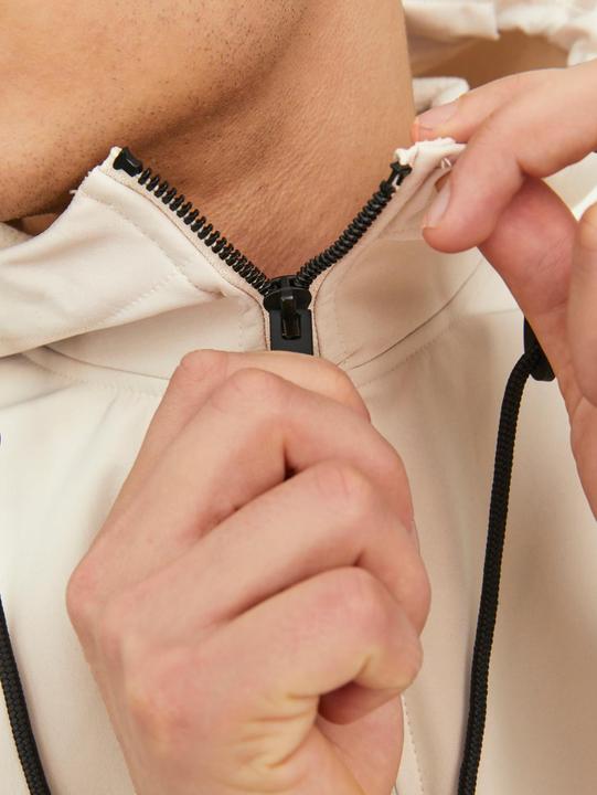 Produktbild Jack & Jones Basic Softshell-Jacke (L)