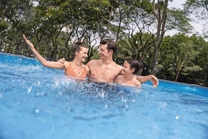 Immagine prodotto Bestway Set piscina fuori terra rotonda Hydrium - 5,49 m x 1,32 m (Ø 549 x 132 cm)