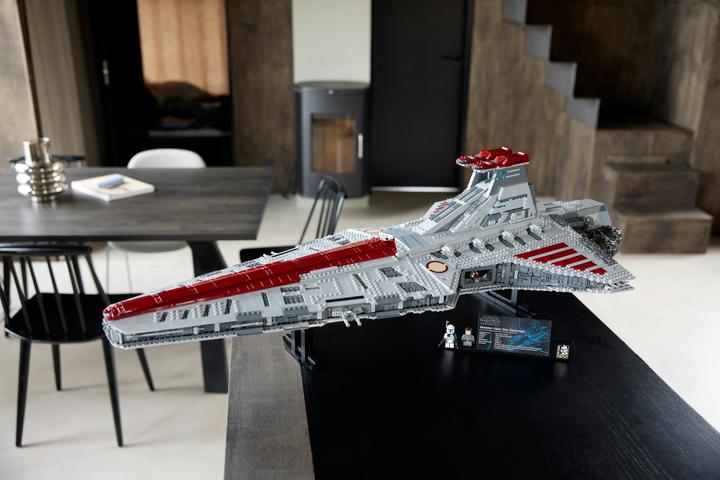 Productafbeelding LEGO Star Wars UCS Venator-klasse Republikeinse Aanvalskruiser (75367, LEGO Star Wars, LEGO Zeldzame Sets)