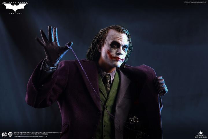 Produktbild Queen Studios The Dark Knight statuette 1/4 Heath Ledger Joker Regular Edition 52 cm