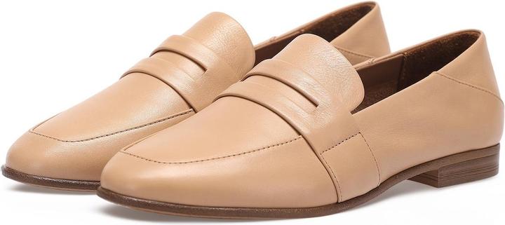 Image du produit Inuovo Superbe mocassin léger en cuir de haute qualité. L'avant de l'escarpin est recouvert de (37)