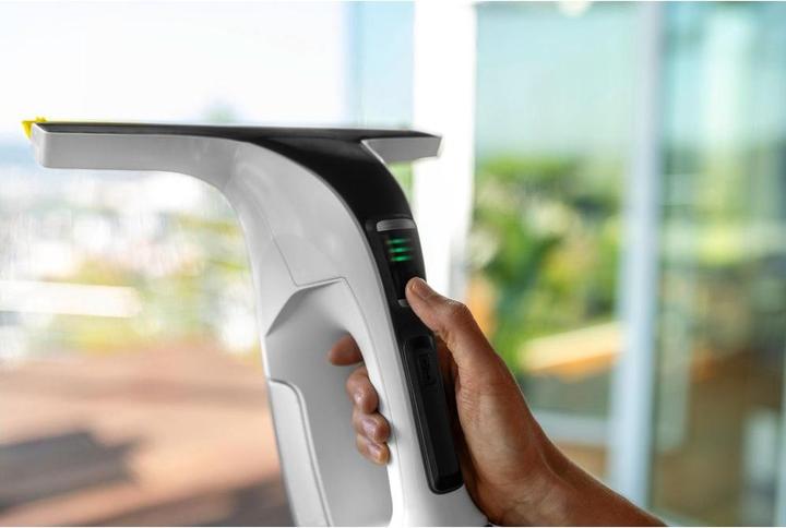 Actual product image Kärcher Cordless Window Vacuum WV 8 Signature Line