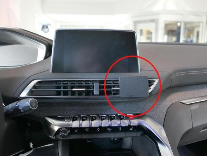 Actual product image Brodit ProClip Peugeot 3008 My. 17-21/5008 SUV 18-21