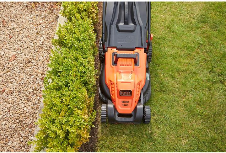 Actual product image Black & Decker BEMW481BH (Electrical connection)